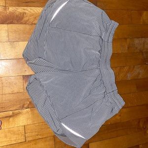 Lululemon Hotty Hot Low-Rise Lined Short 4”